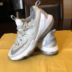 Nike Lebron 13 Low